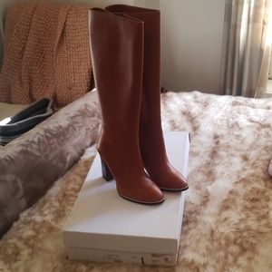 Mint condition Chloe tan leather boots